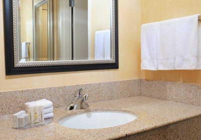 Courtyard By Marriott Oklahoma City Airport Exterior photo