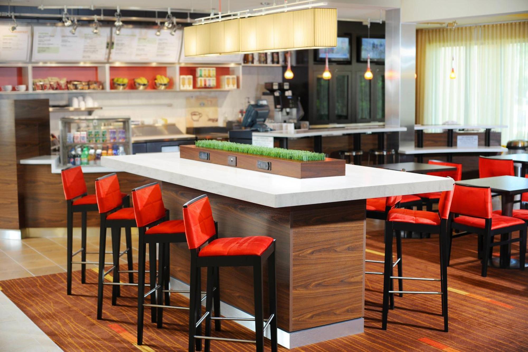 Courtyard By Marriott Oklahoma City Airport Exterior photo