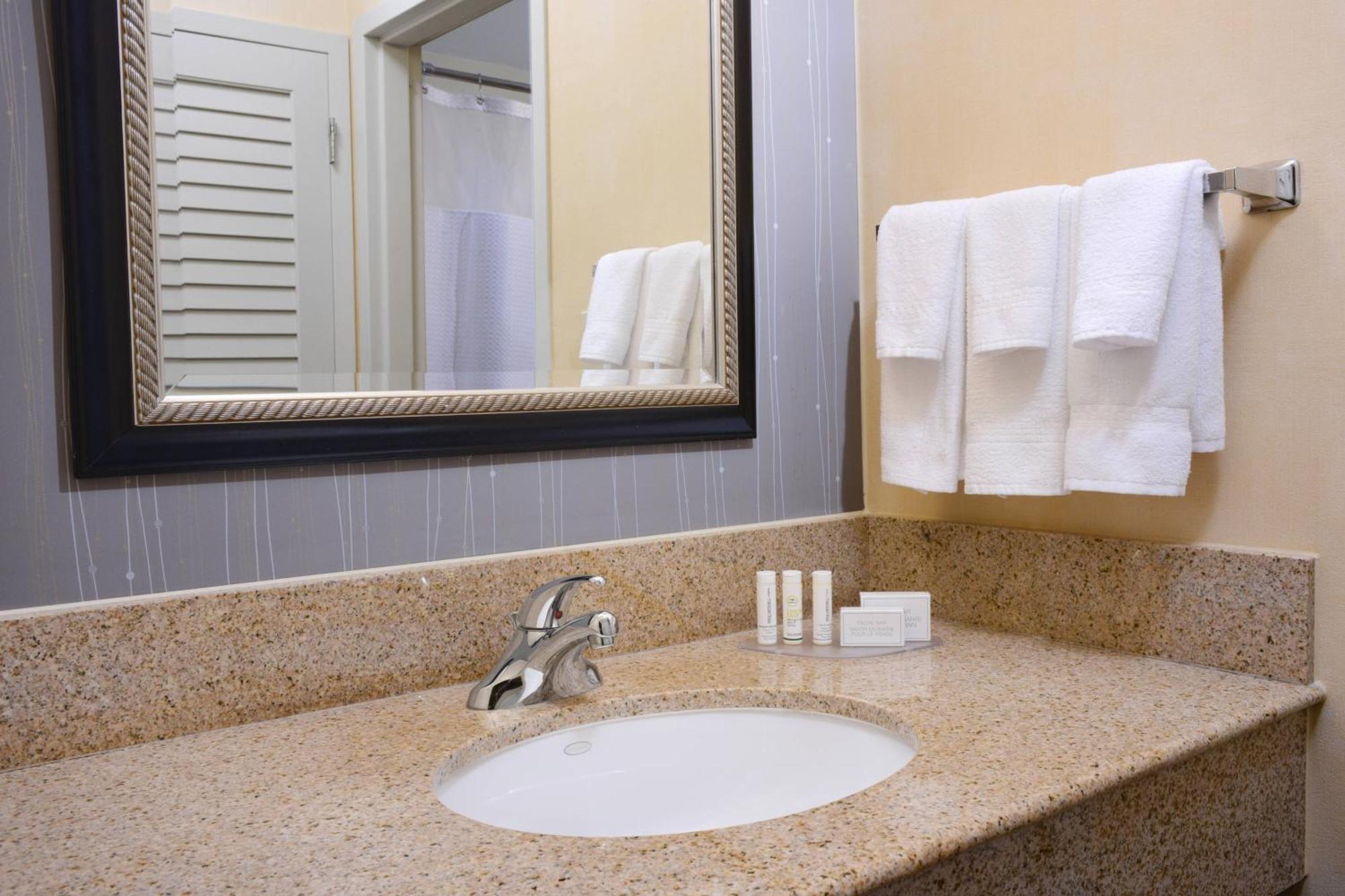 Courtyard By Marriott Oklahoma City Airport Exterior photo