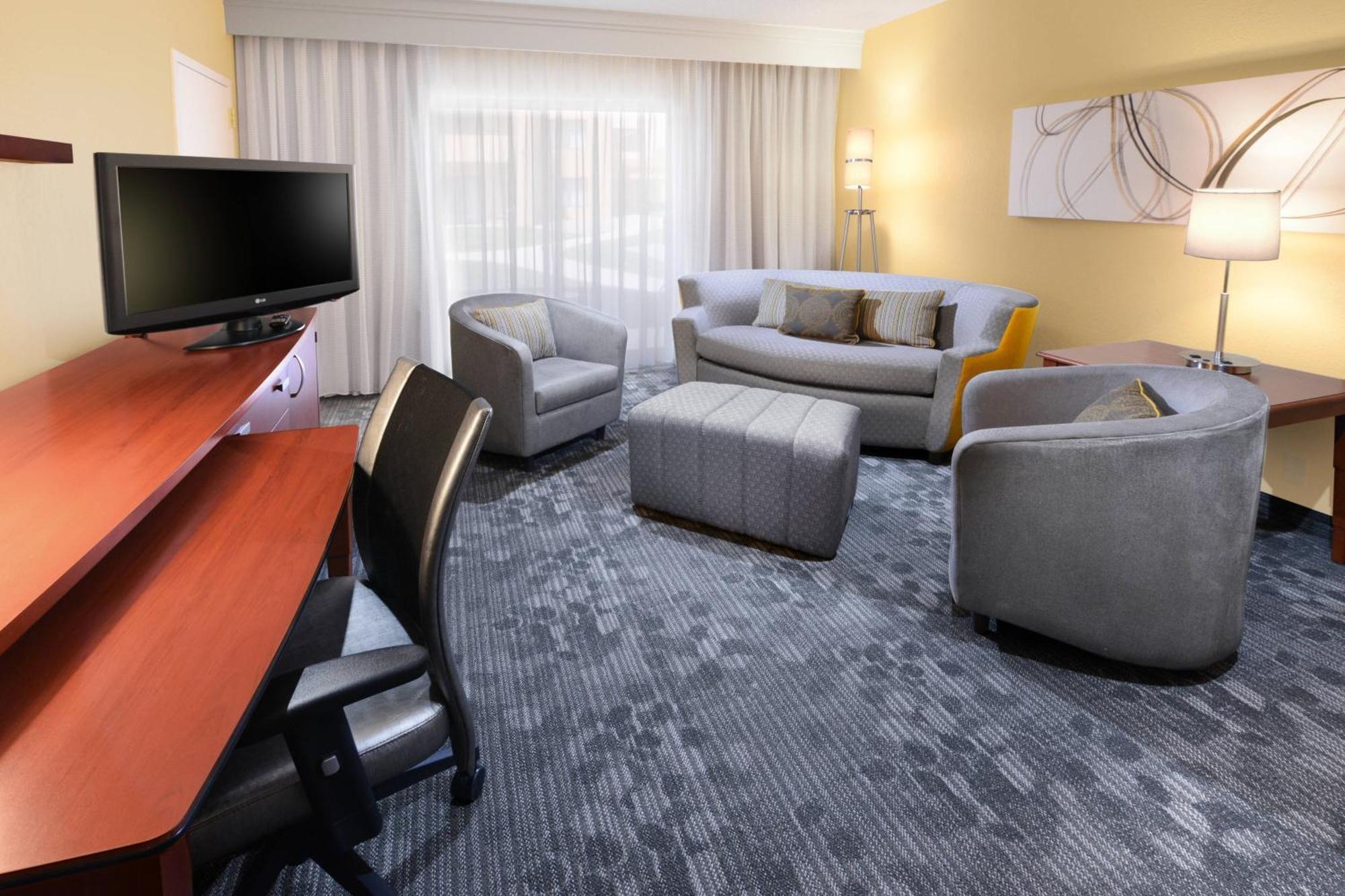 Courtyard By Marriott Oklahoma City Airport Exterior photo